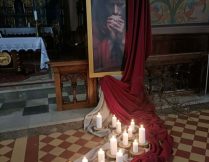 Więcej o: Nieść krzyż z nadzieją – wspólna Droga Krzyżowa uczestników ŚDS i ich rodzin